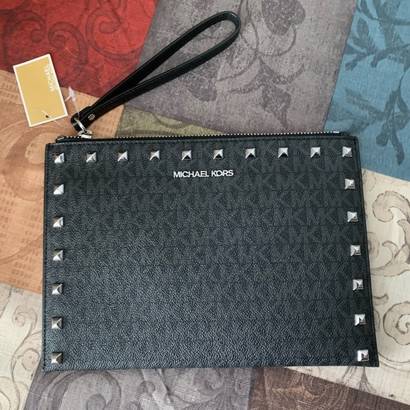 Michael Kors Jet Set Travel XL Studded Wristlet - Picture 2 of 5